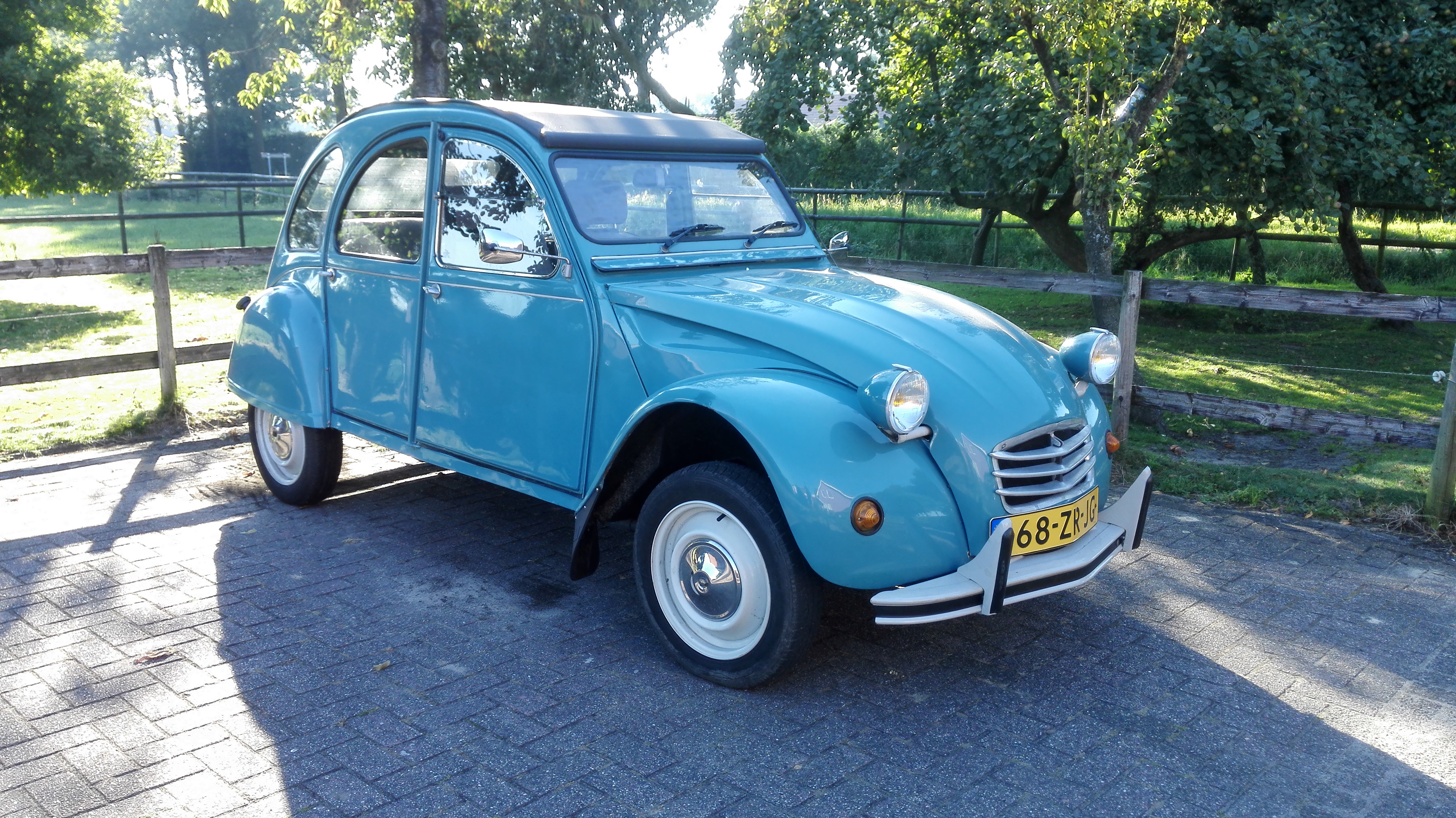 blauw 68 ZR JG